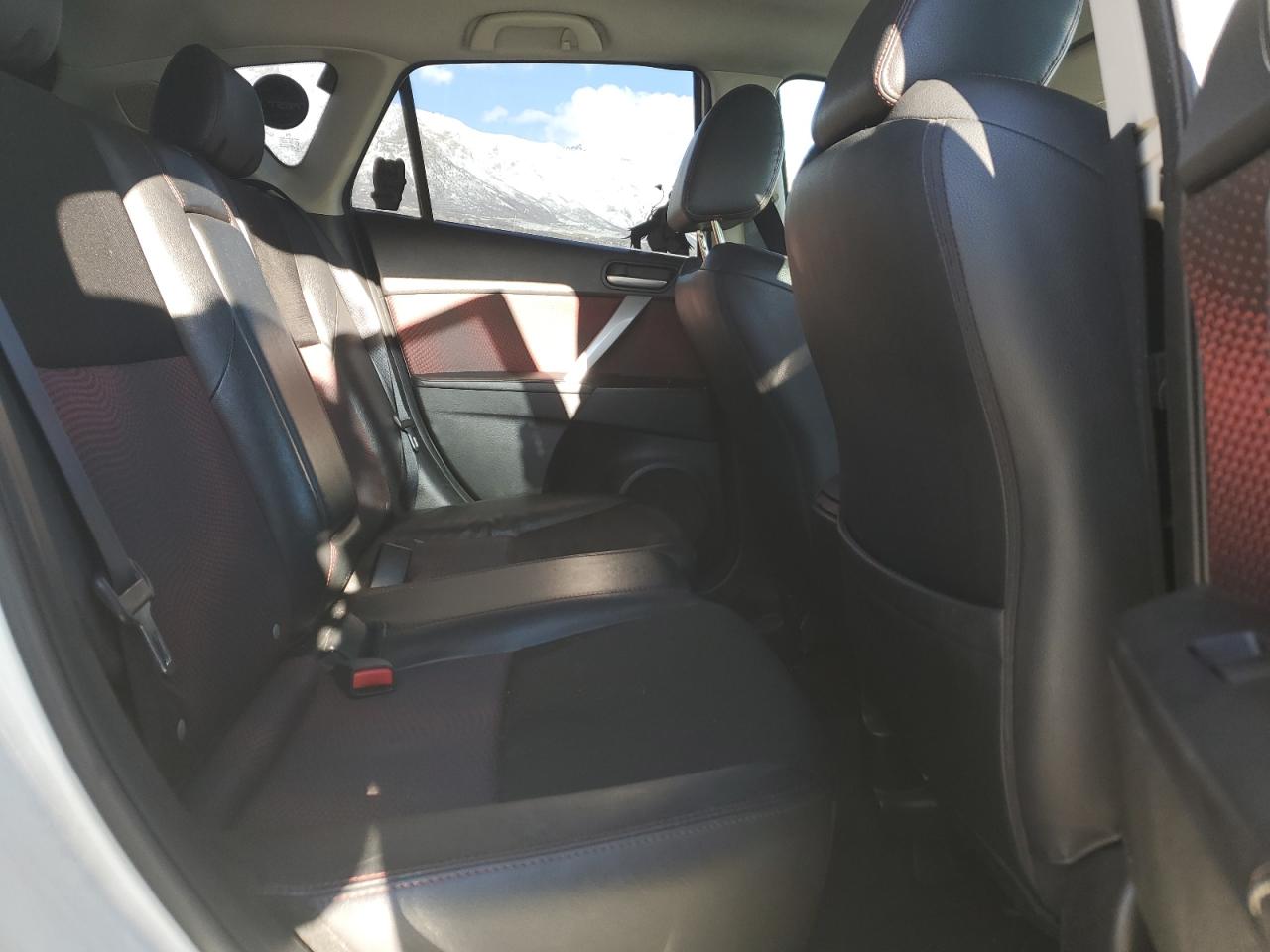 2013 Mazda 3 - Image 10