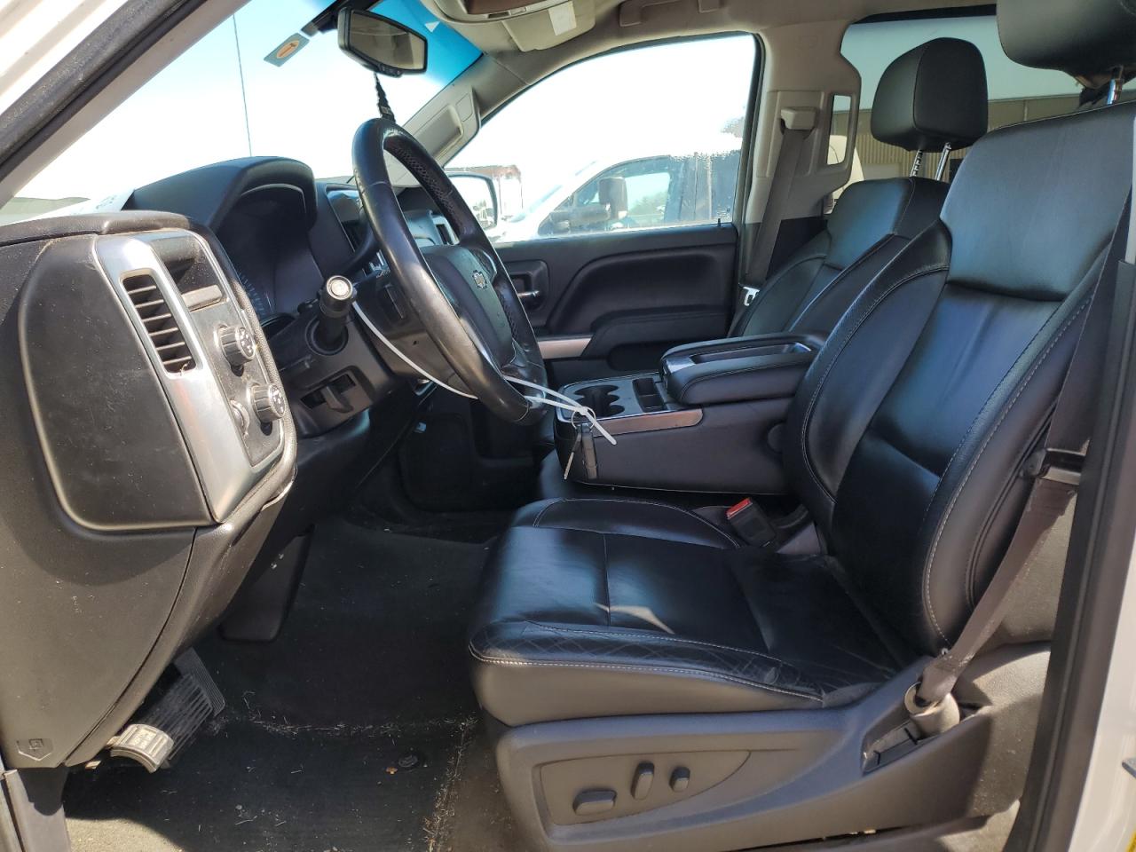 2015 Chevrolet Silverado - Image 7