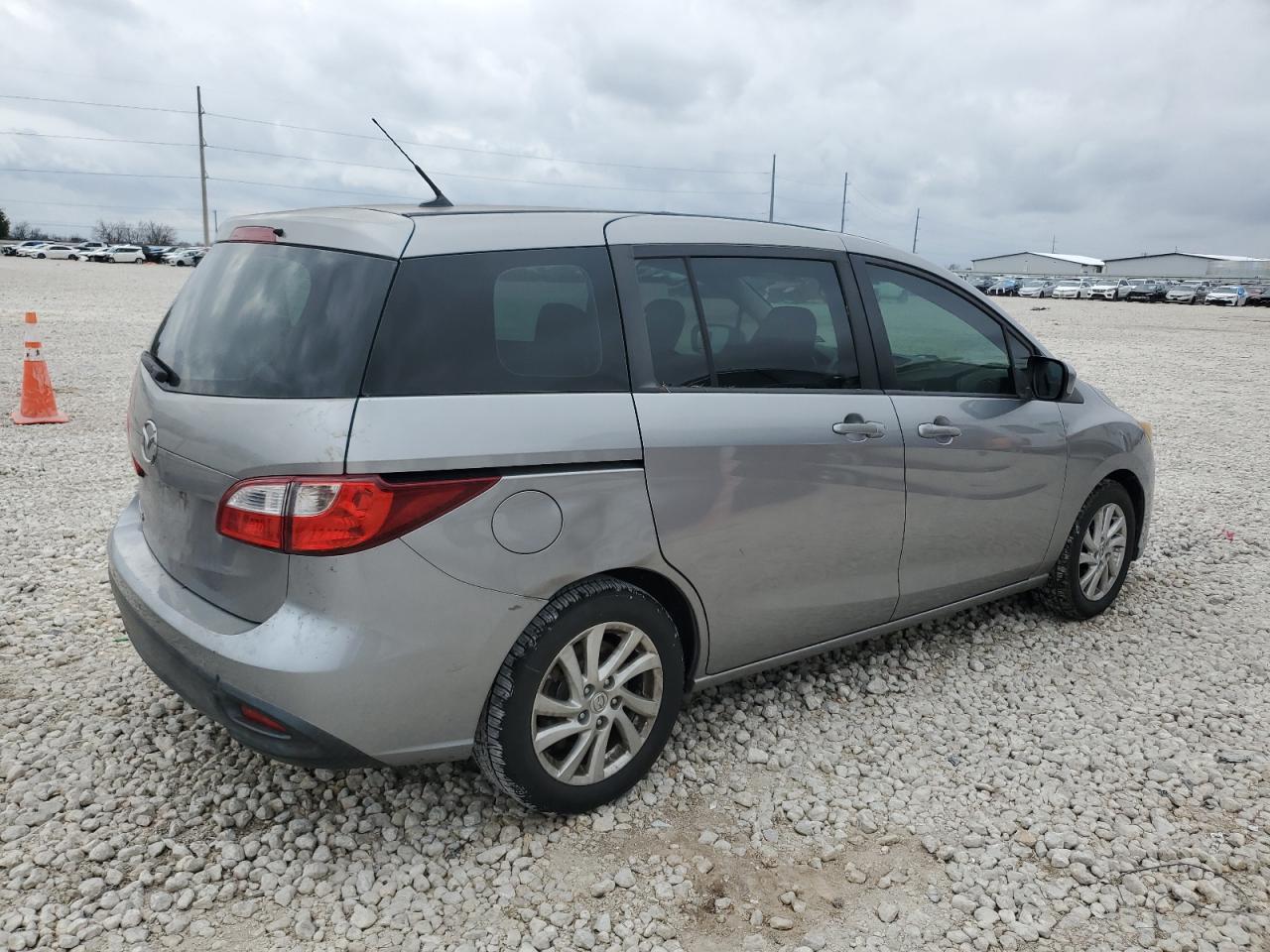 2012 Mazda 5 - Image 3