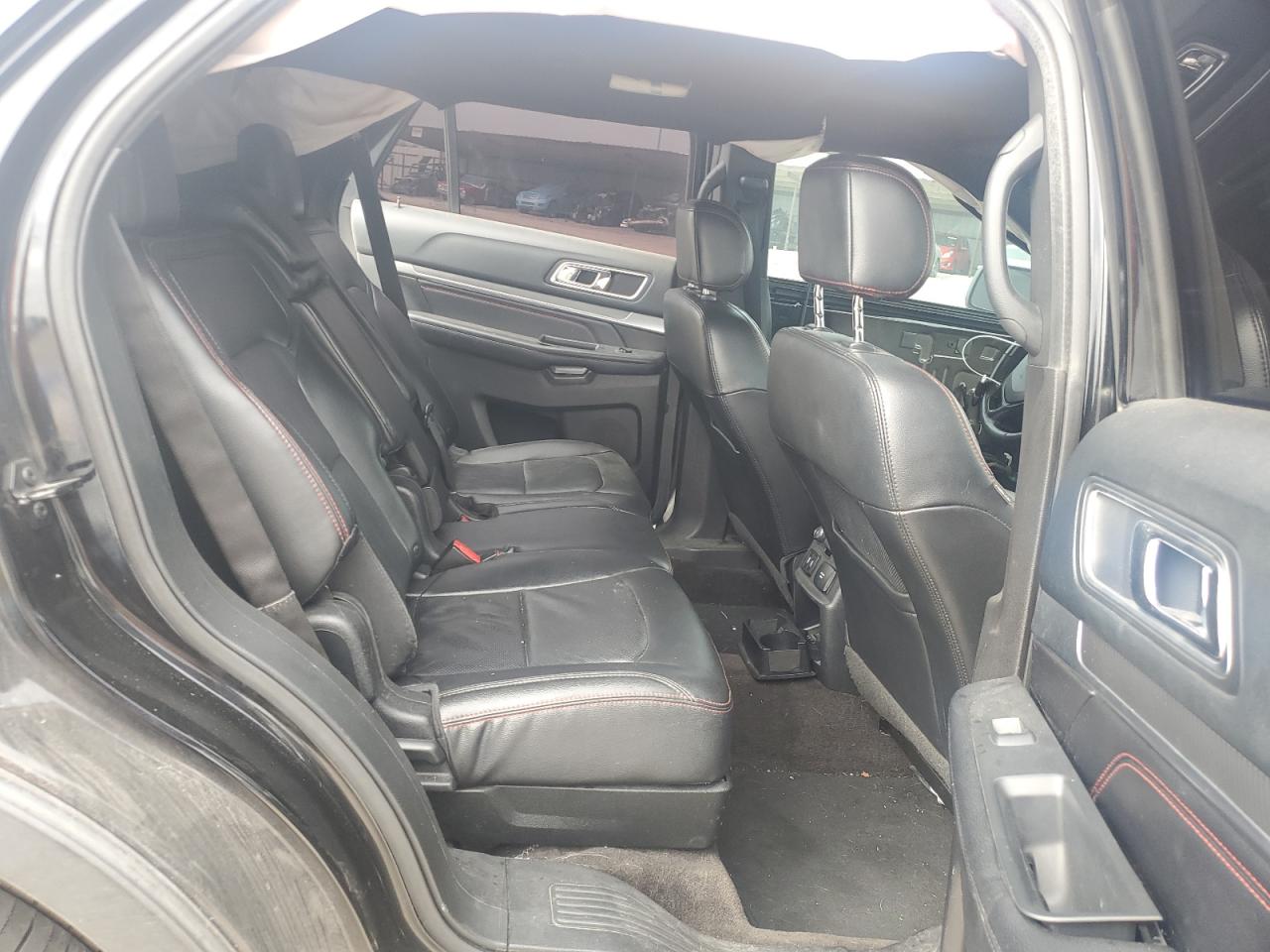 2016 Ford Explorer - Image 11