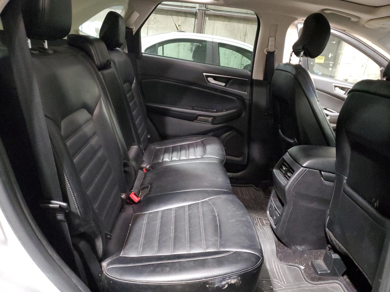 2016 Ford Edge - Image 11