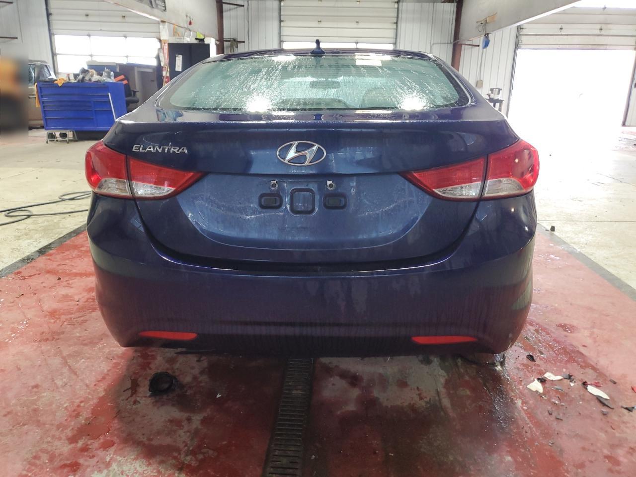 2013 Hyundai Elantra - Image 6
