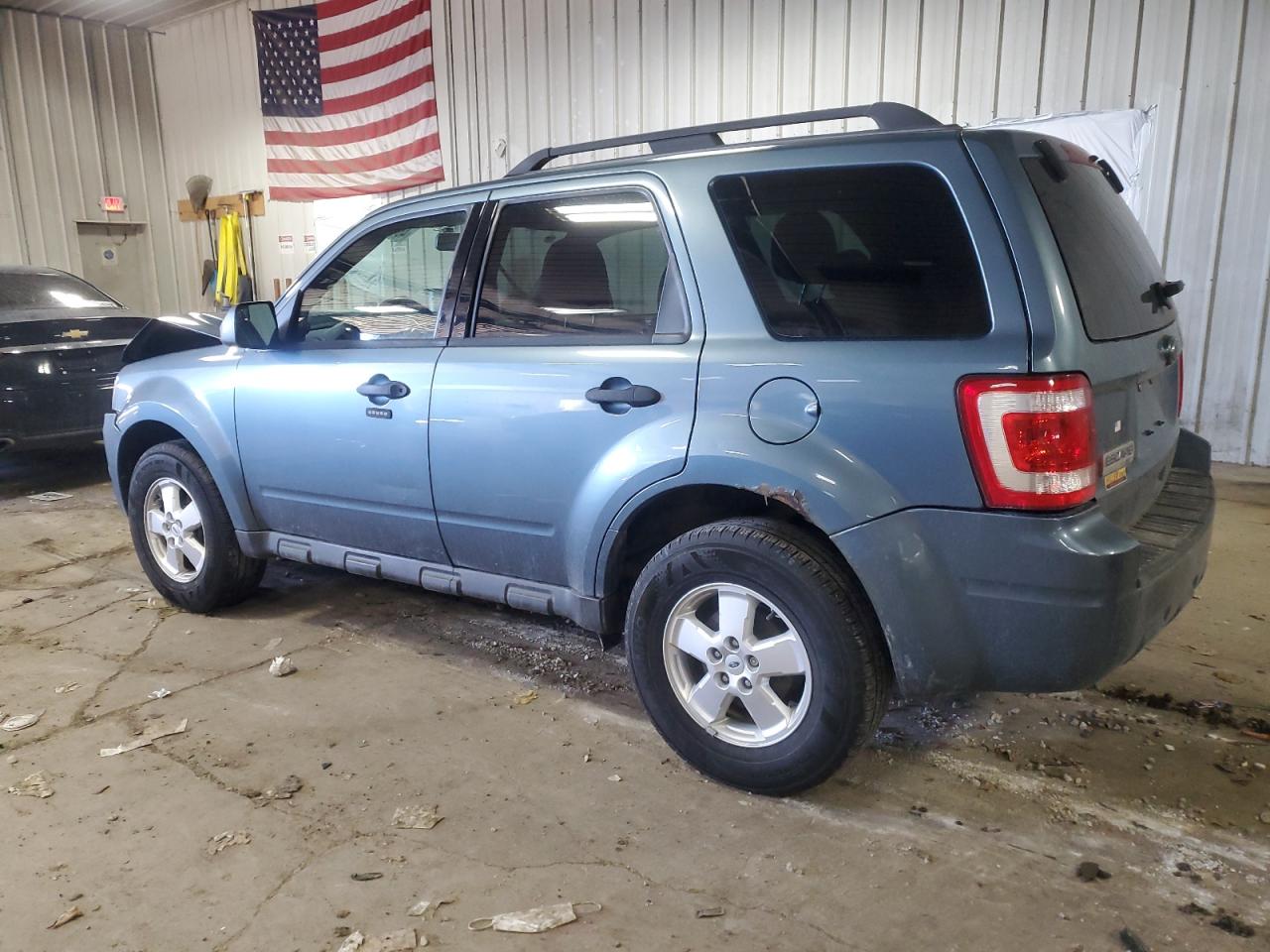 2010 Ford Escape - Image 2