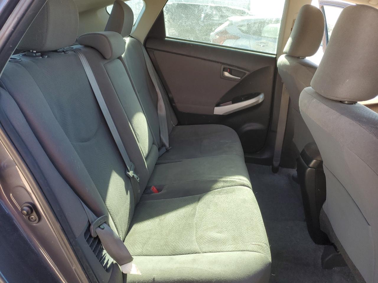2014 Toyota Prius - Image 10