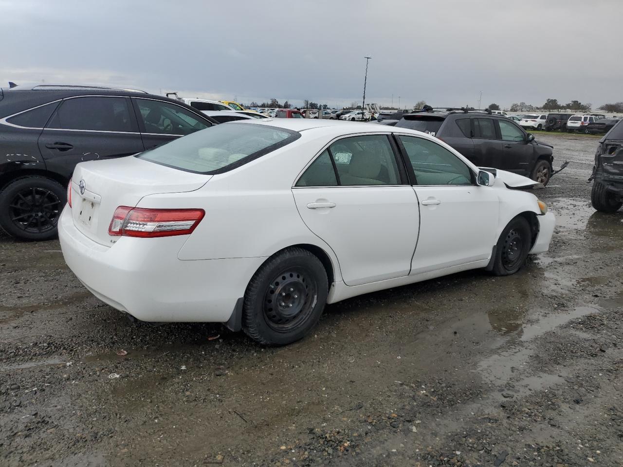 2011 Toyota Camry - Image 3