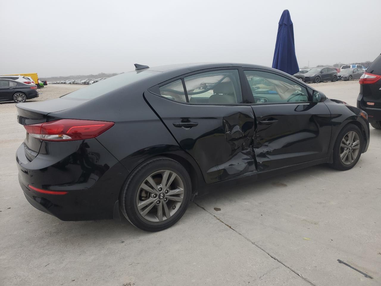 2018 Hyundai Elantra - Image 3