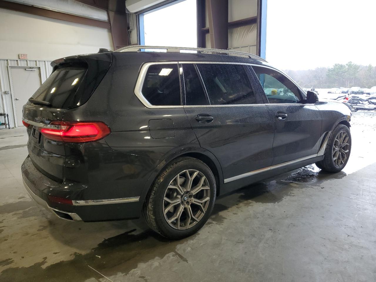 2021 BMW X7 - Image 3