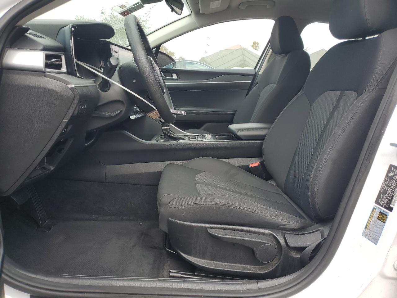 2022 Kia K5 - Image 7