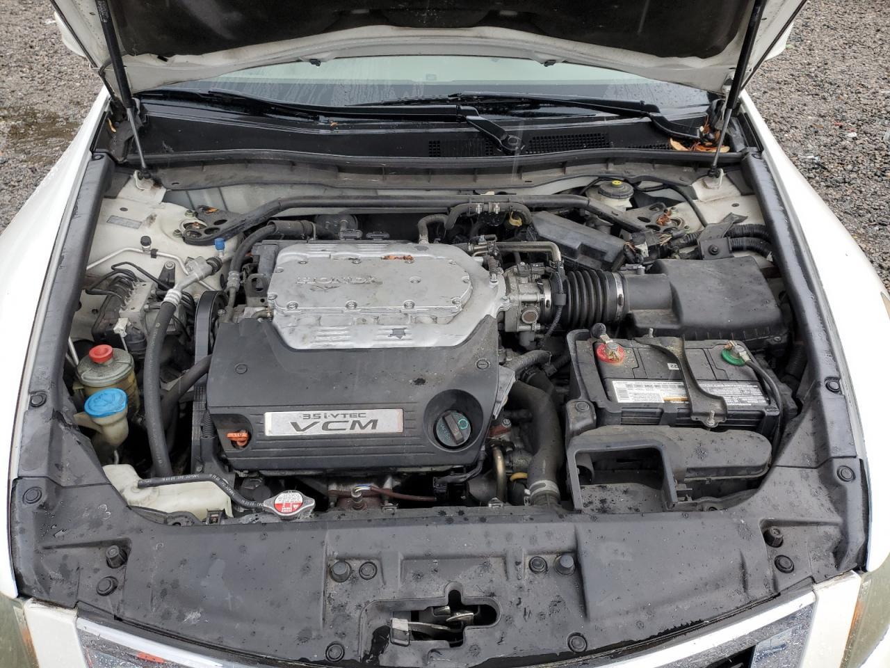 2010 Honda Accord - Image 13