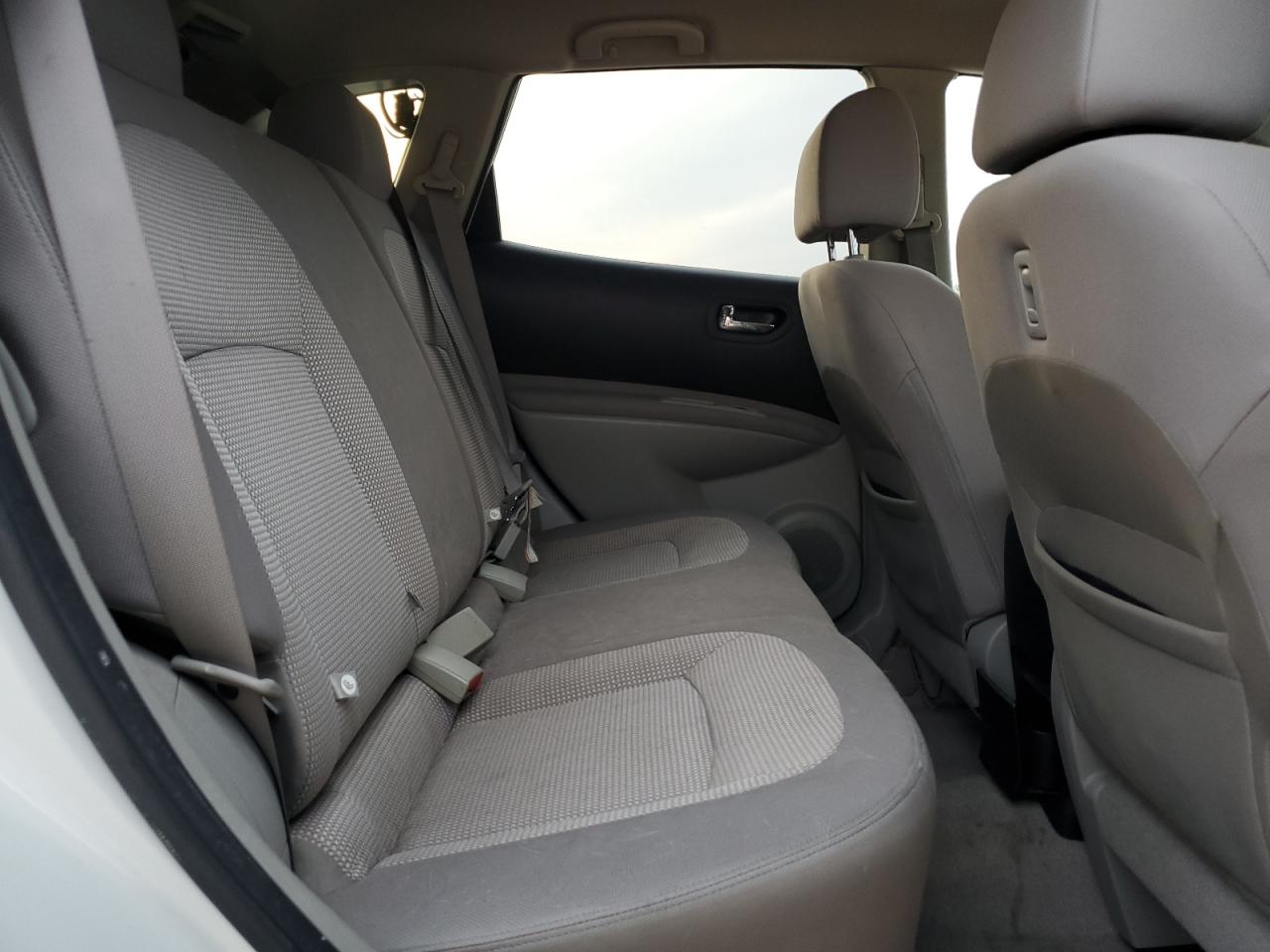 2011 Nissan Rogue - Image 12