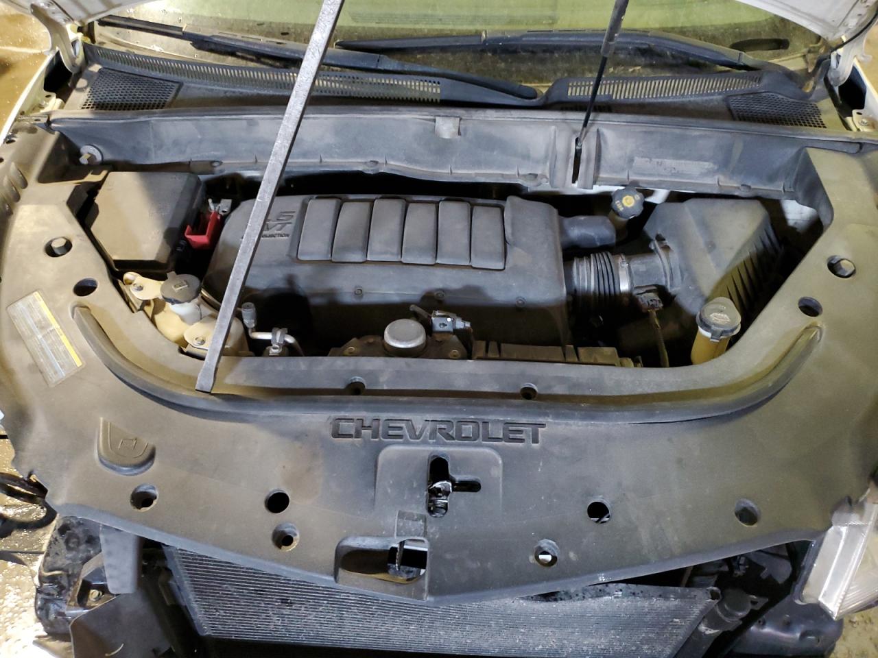 2010 Chevrolet Traverse - Image 12
