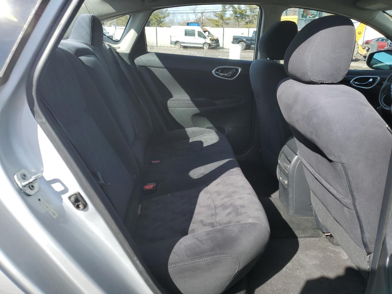 2013 Nissan Sentra - Image 10