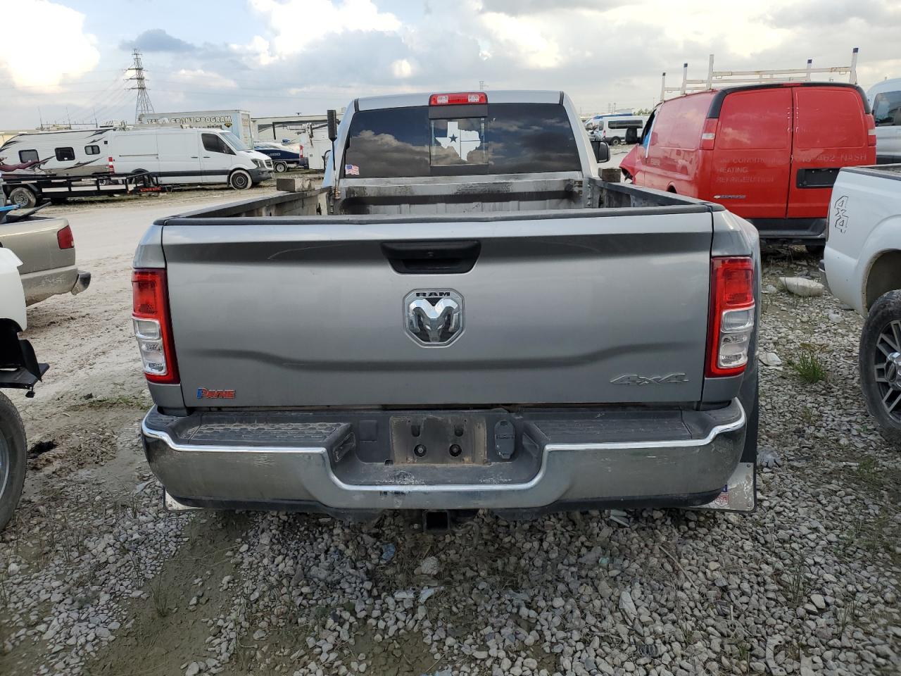 2022 RAM 3500 - Image 6