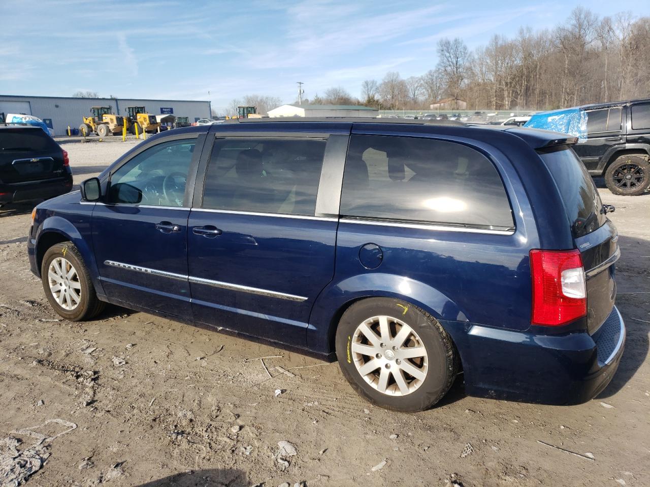 2016 Chrysler Town & Country - Image 2