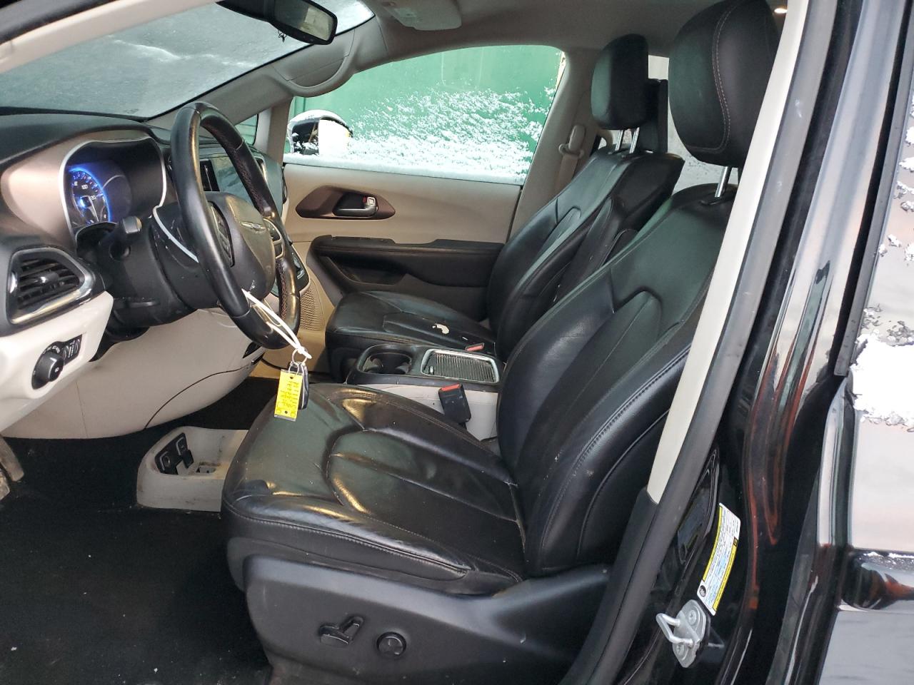 2018 Chrysler Pacifica - Image 7
