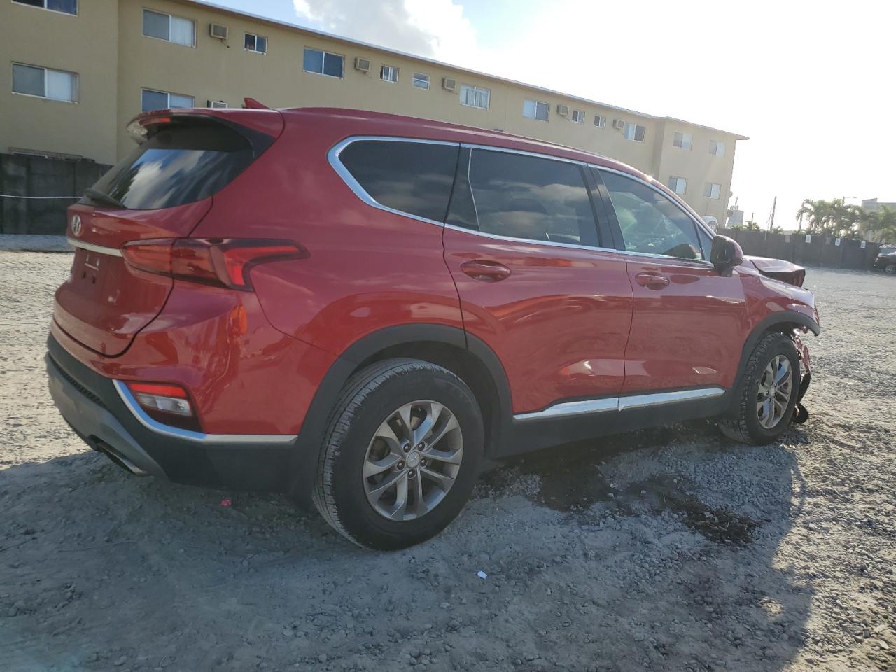 2020 Hyundai Santa Fe - Image 3