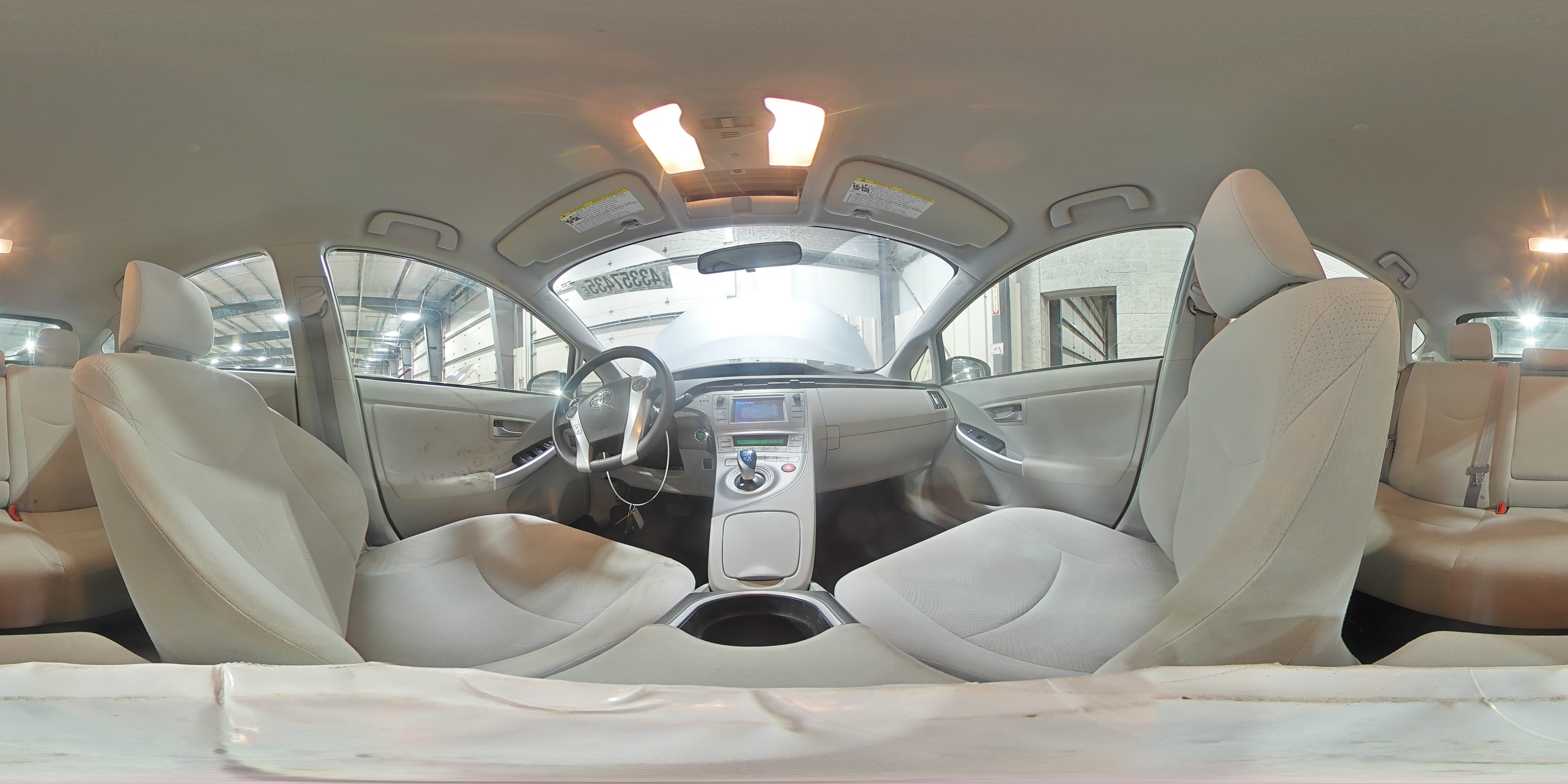 2012 Toyota Prius - Image 14