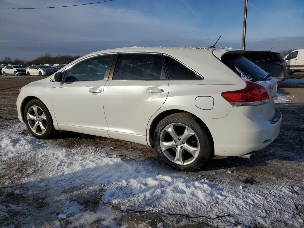 2009 Toyota Venza - Image 2