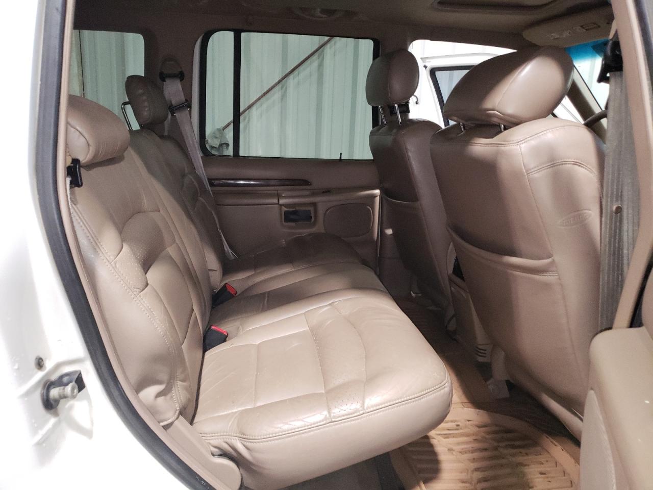 2001 Ford Explorer - Image 11