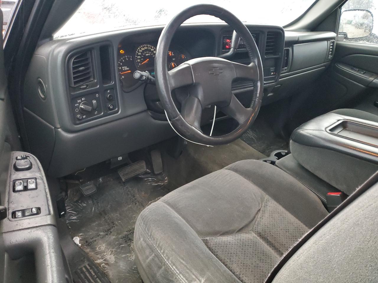2004 Chevrolet Silverado - Image 8