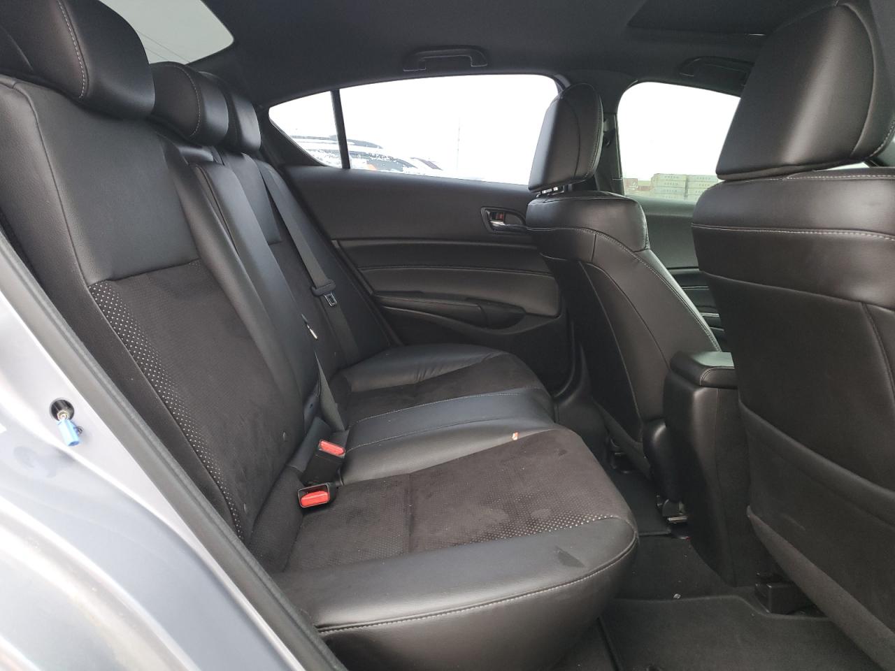 2016 Acura ILX - Image 10