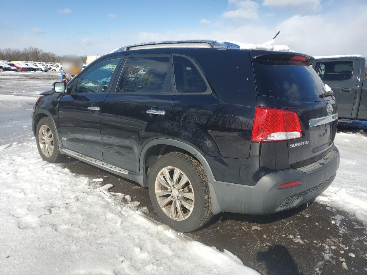 2011 Kia Sorento - Image 2