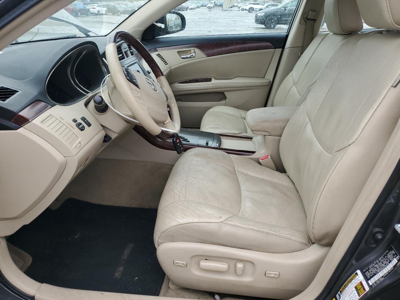 2011 Toyota Avalon - Image 7