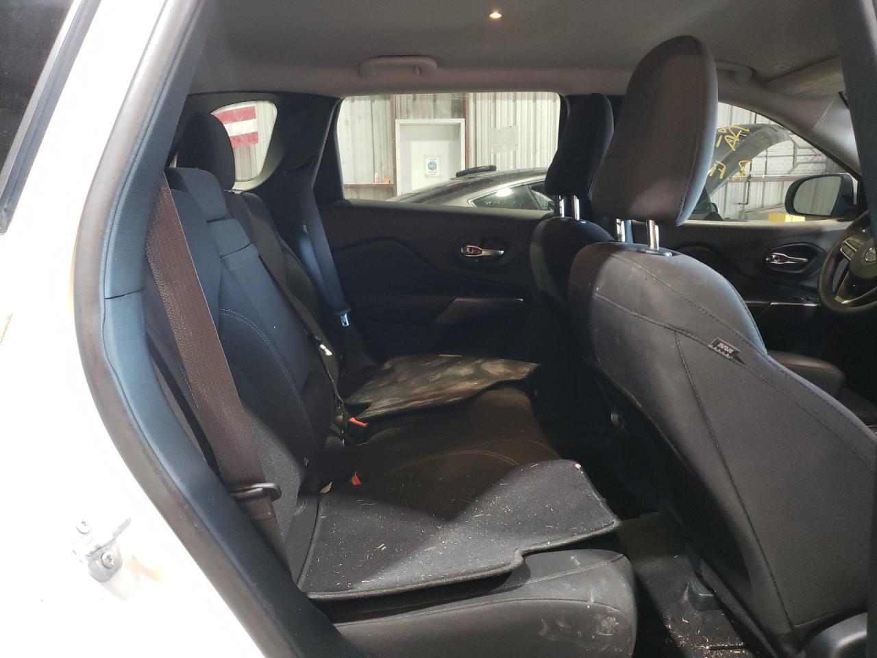2019 Jeep Grand Cherokee - Image 11