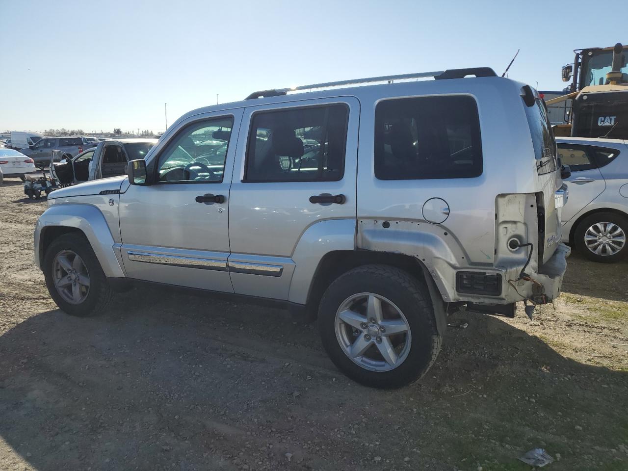 2012 Jeep Liberty (North America) - Image 2