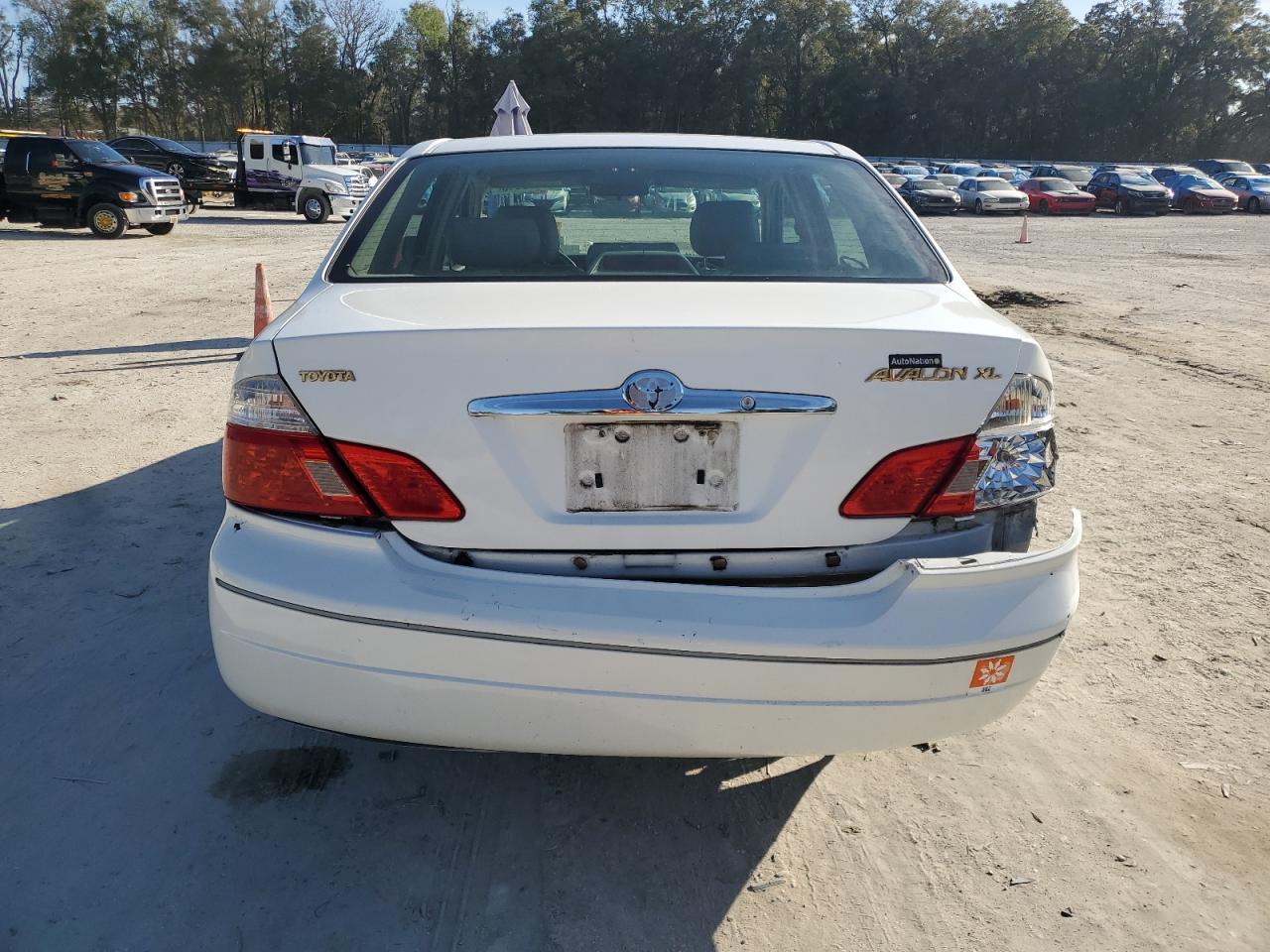 2003 Toyota Avalon - Image 6