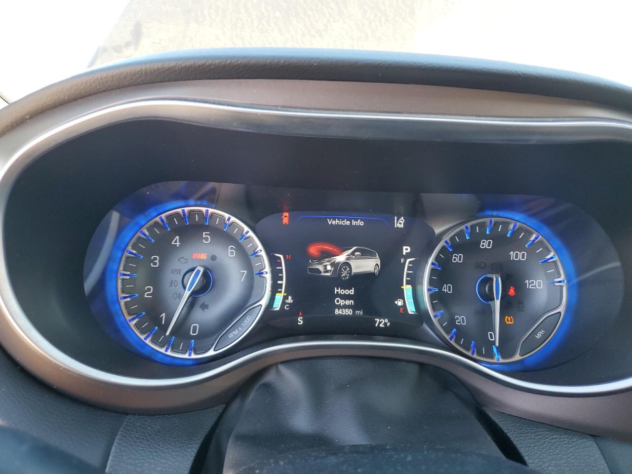 2017 Chrysler Pacifica - Image 9