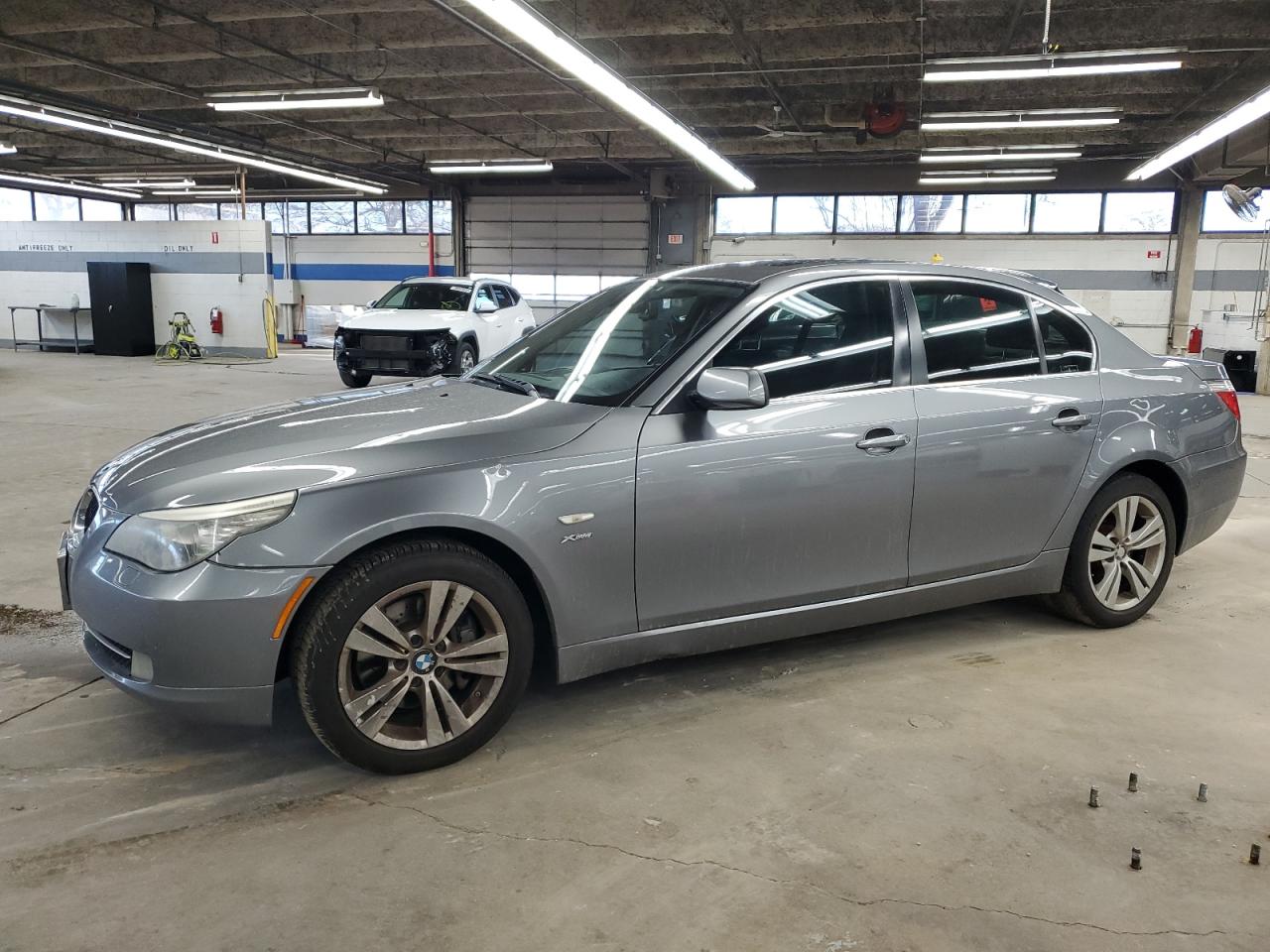 2010 Bmw 528 Xi იყიდება Wheeling-ში, IL - Front End