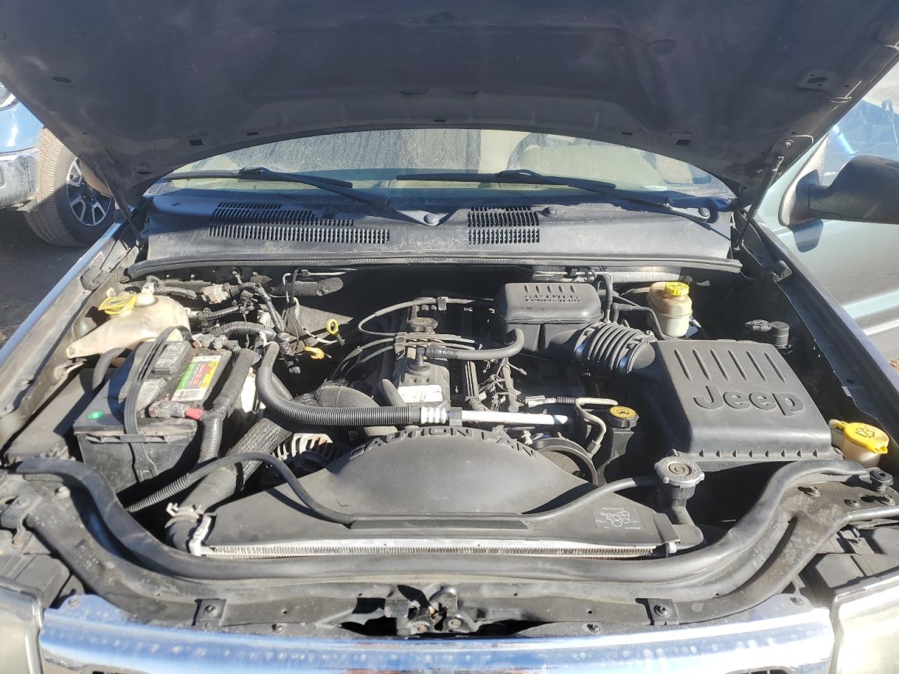 2002 Jeep Grand Cherokee - Image 12