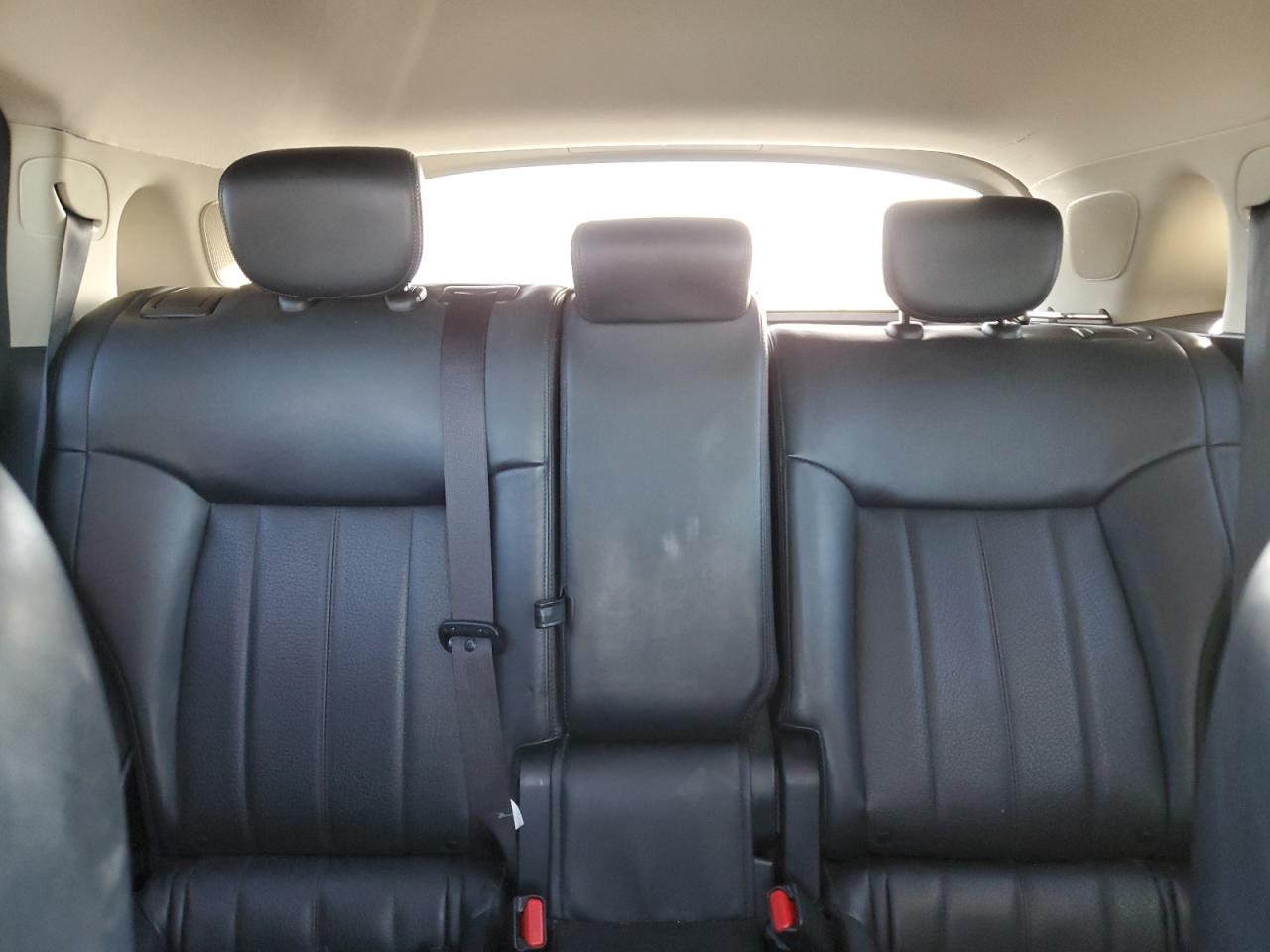 2015 Infiniti QX70 - Image 10
