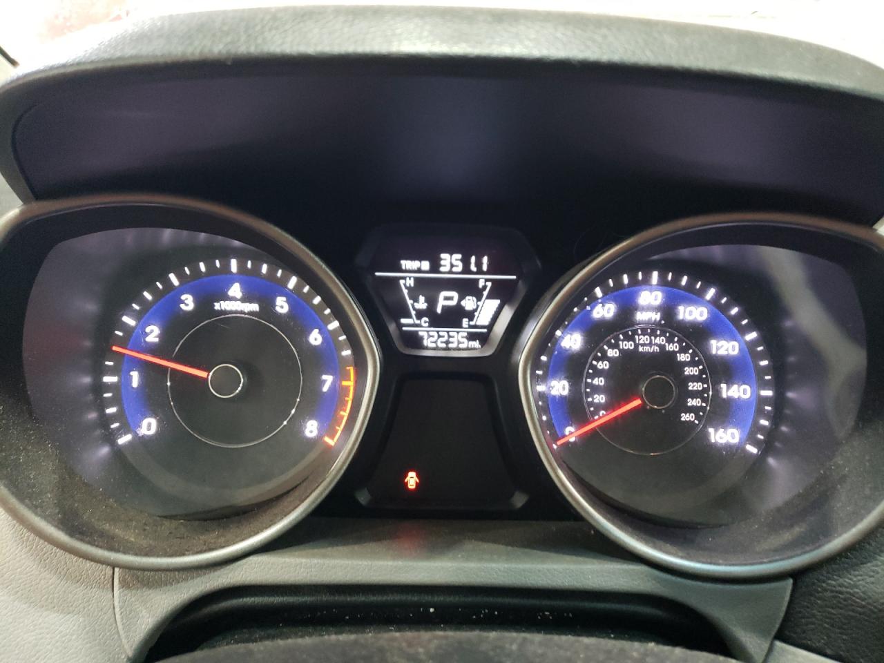 2016 Hyundai Elantra - Image 9