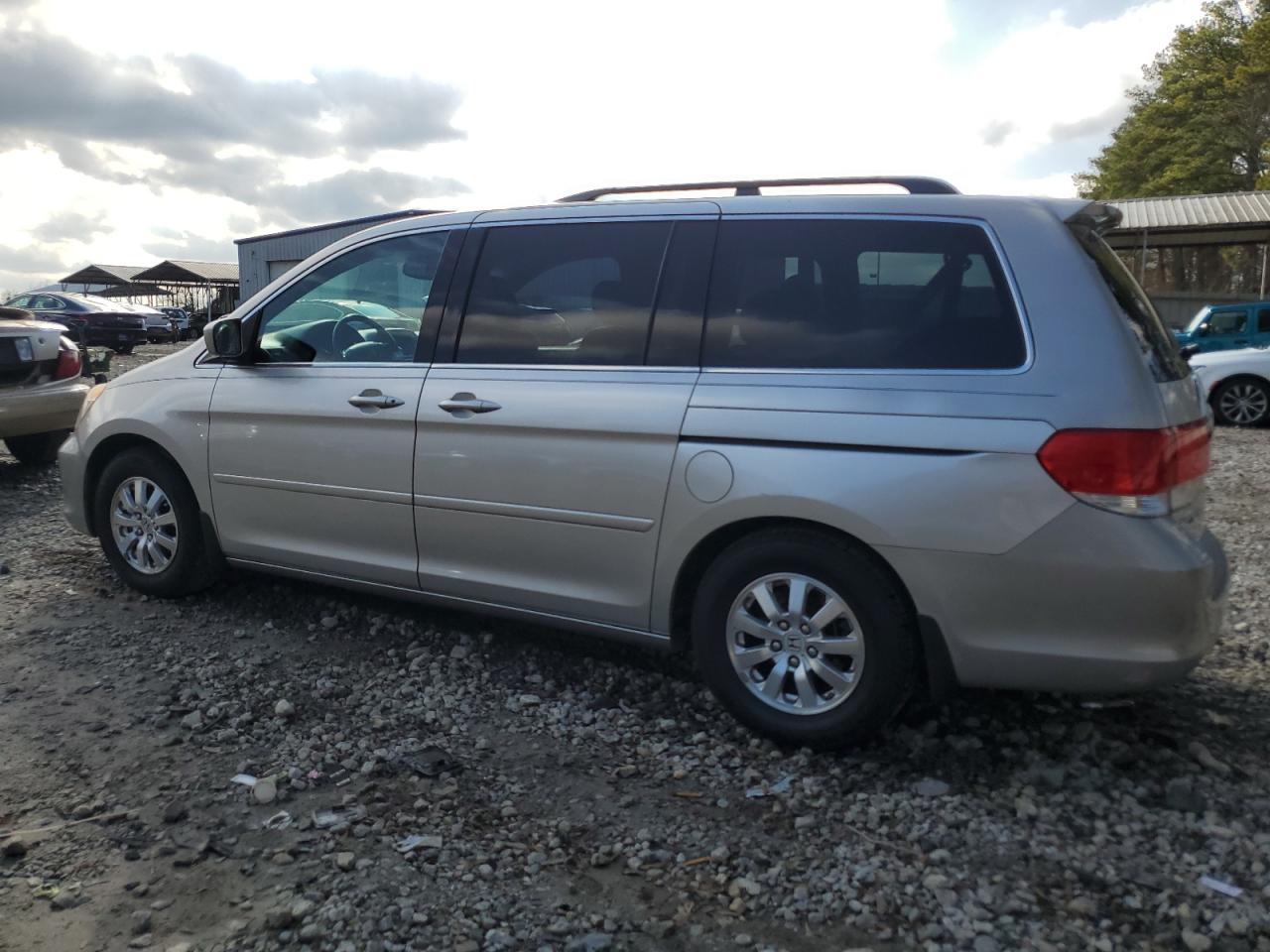 2008 Honda Odyssey - Image 2
