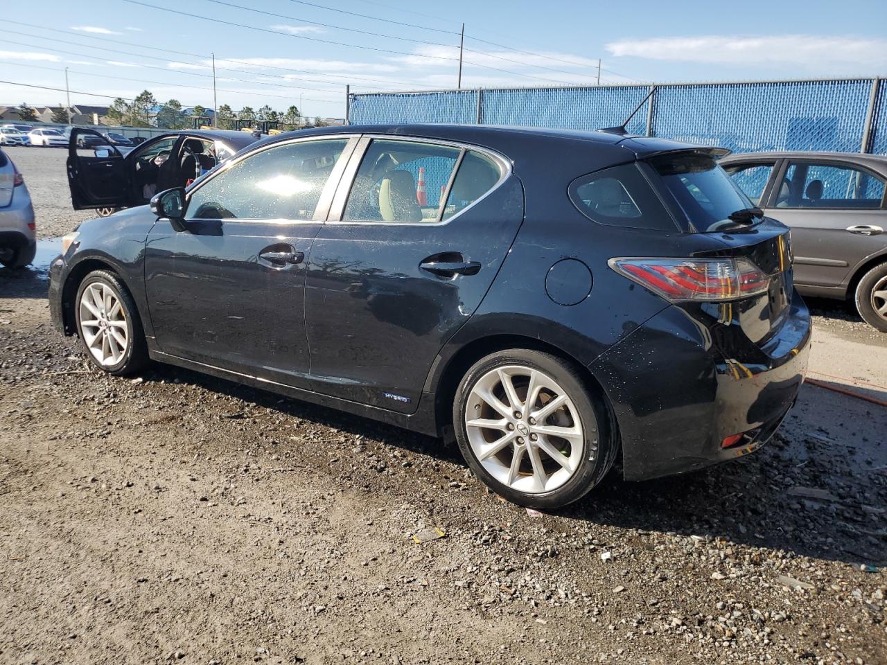 2011 Lexus CT - Image 2