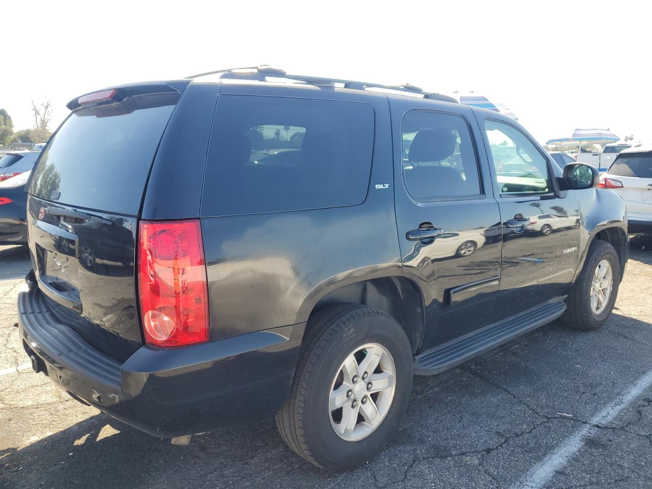2014 GMC Yukon - Image 3