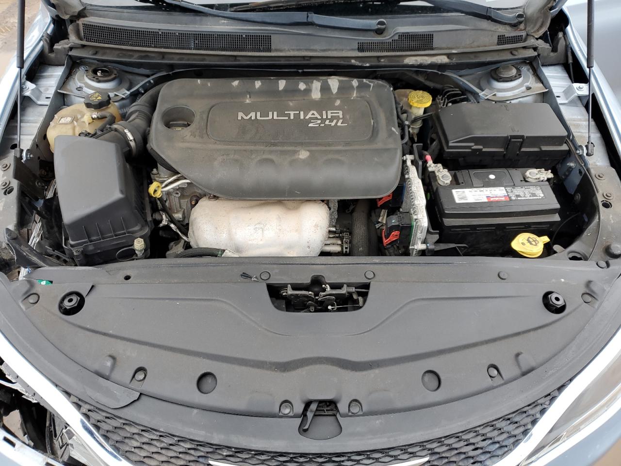 2015 Chrysler 200 - Image 12