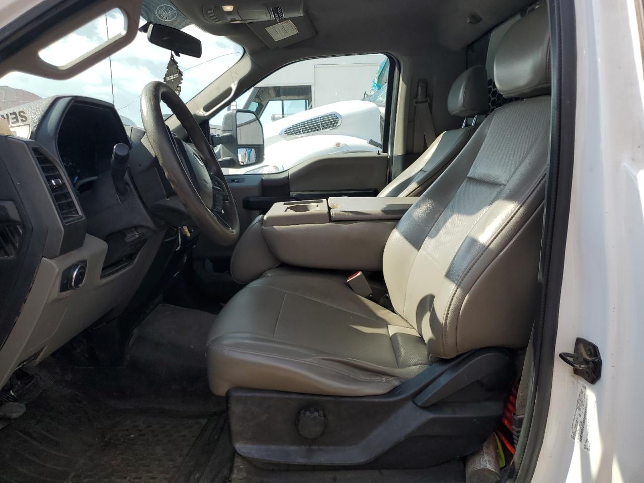 2018 Ford F550 - Image 7