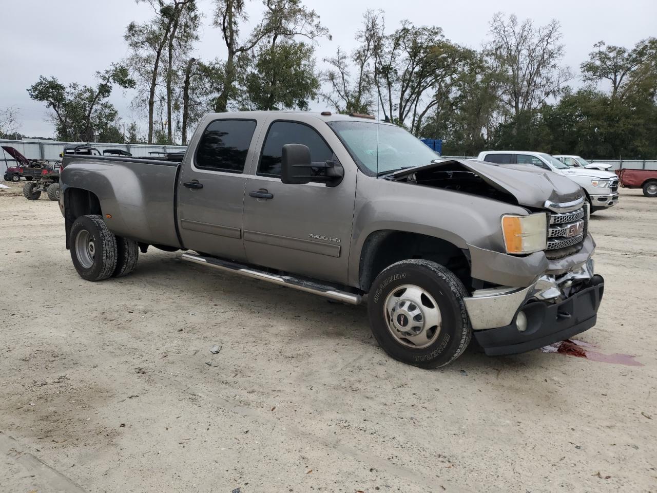 2014 GMC Sierra - Image 4