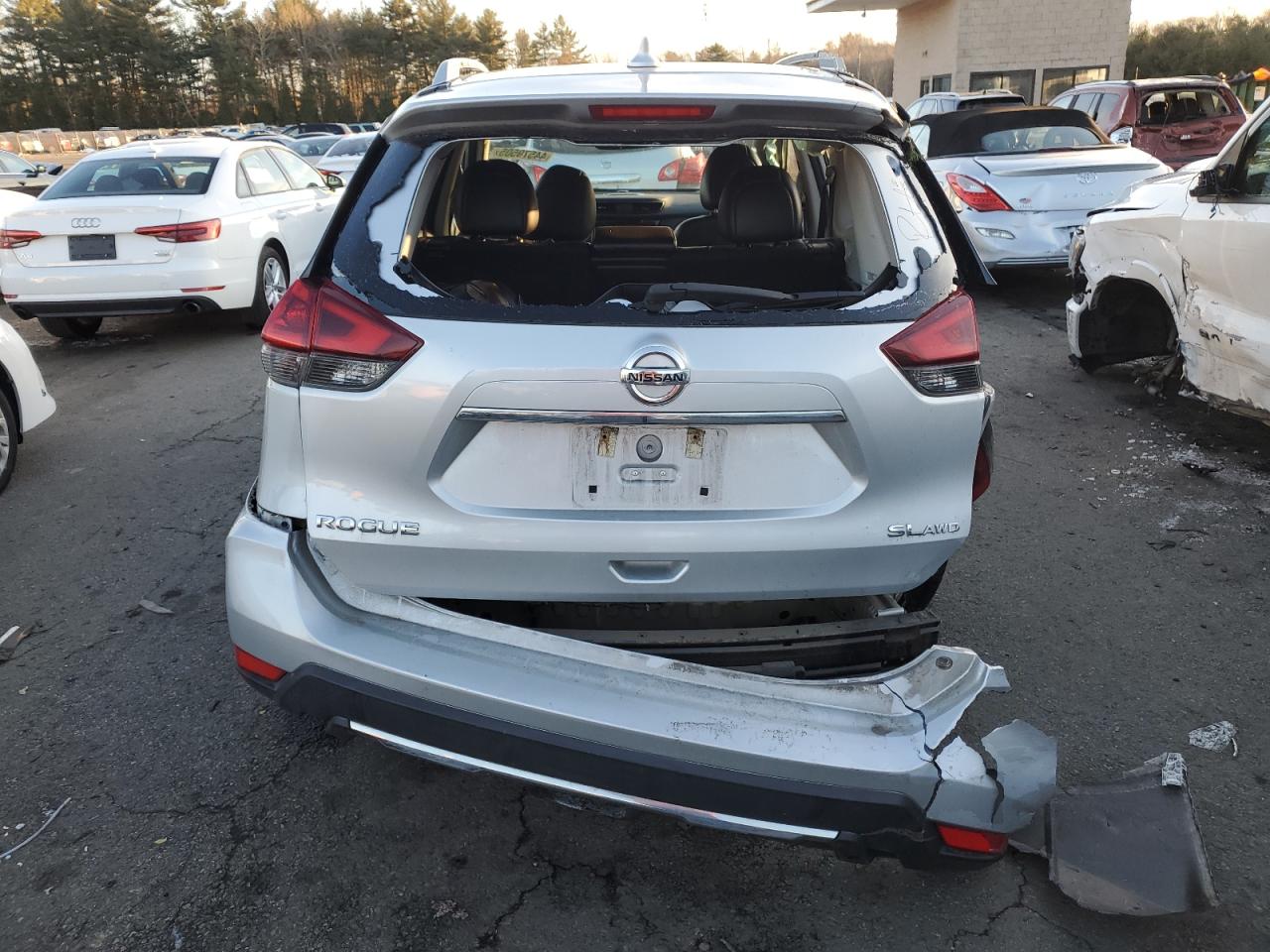 2018 Nissan Rogue - Image 6