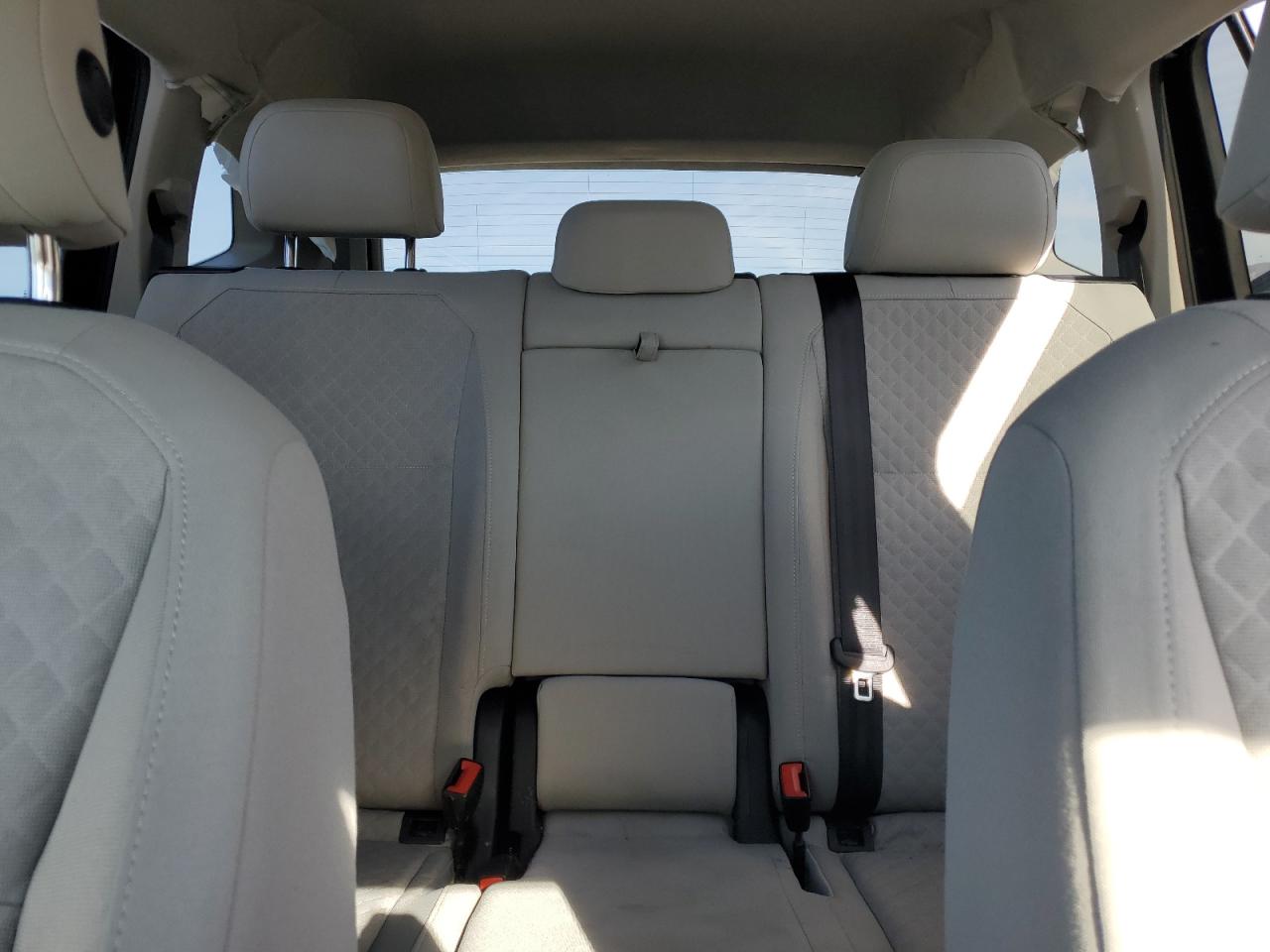 2020 Volkswagen Tiguan - Image 10