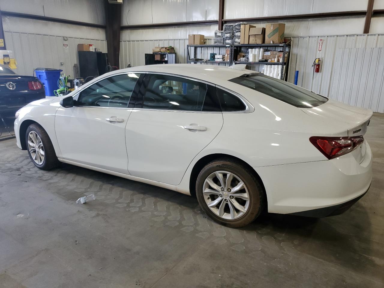 2020 Chevrolet Malibu - Image 2
