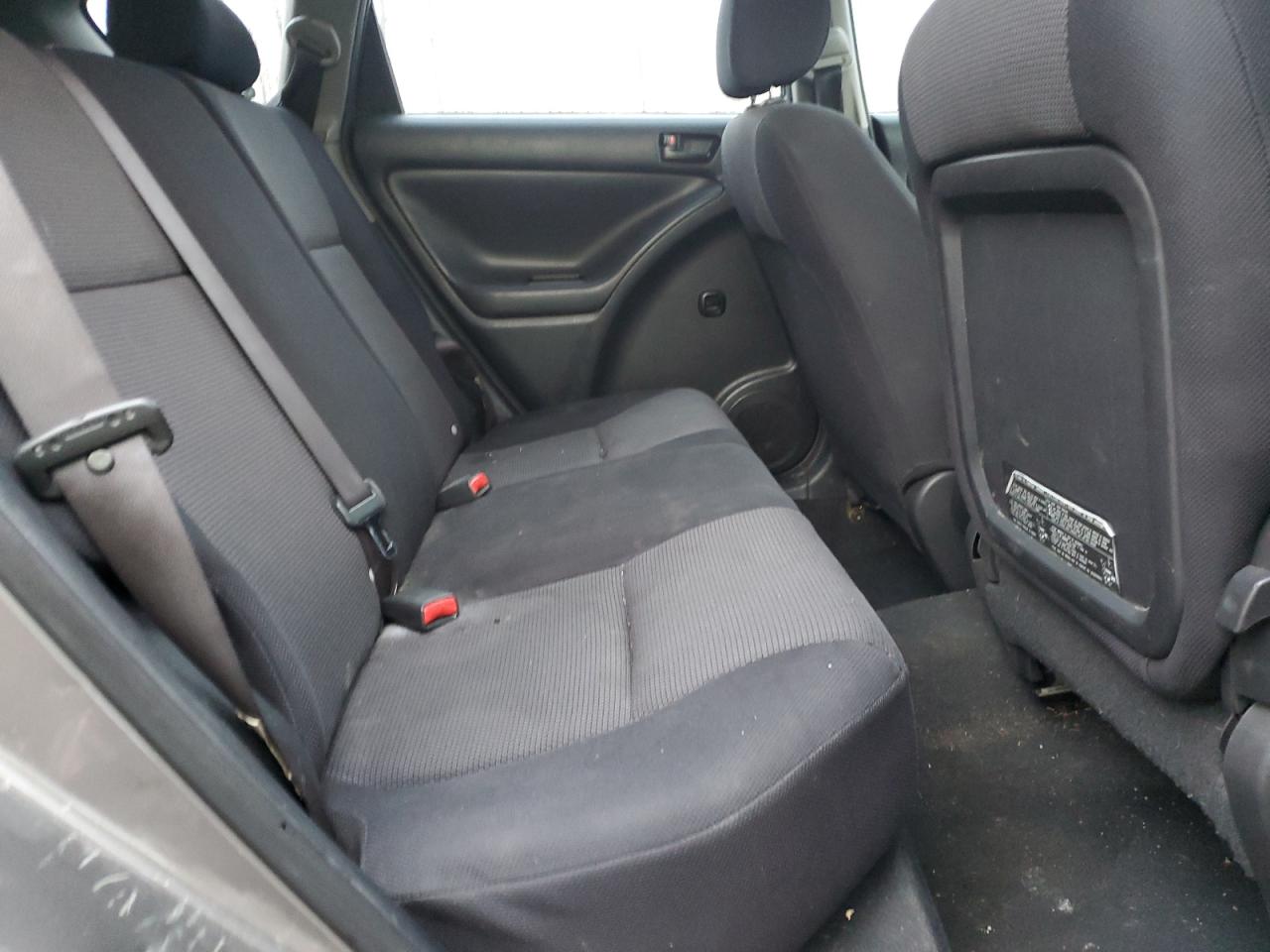 2005 Pontiac Vibe - Image 12