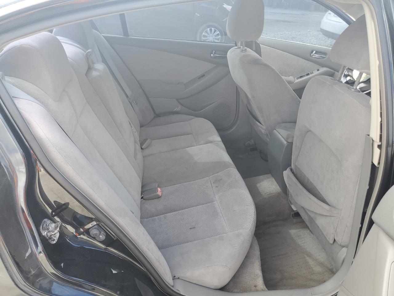 2009 Nissan Altima - Image 10