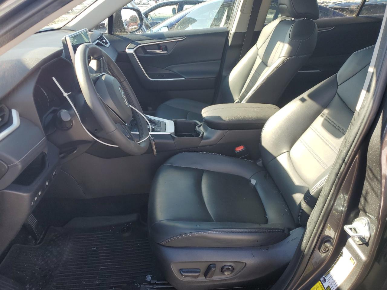 2024 Toyota RAV 4 - Image 7