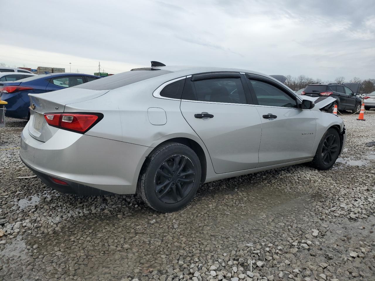 2017 Chevrolet Malibu - Image 3