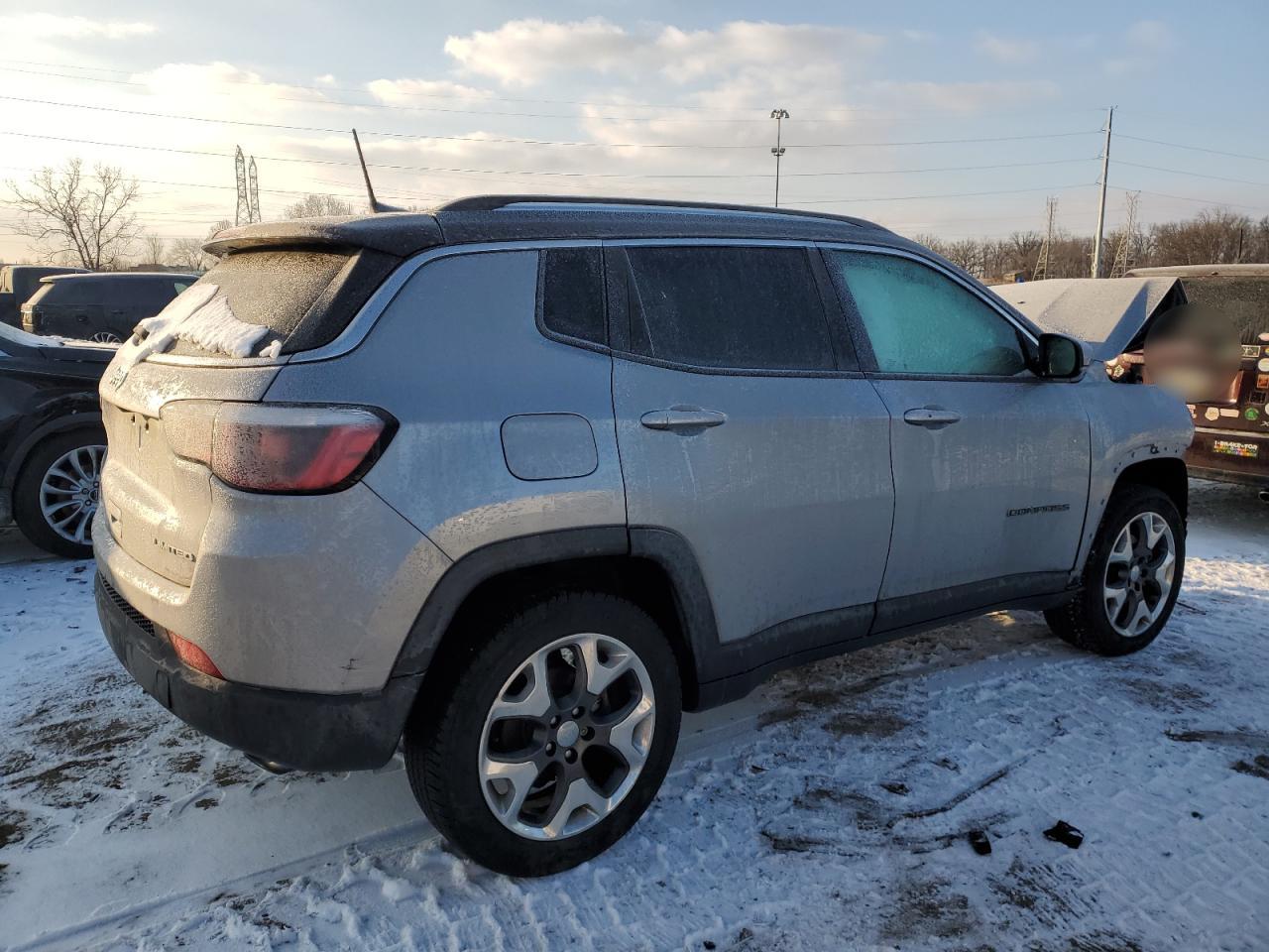2017 Jeep Compass - Image 3