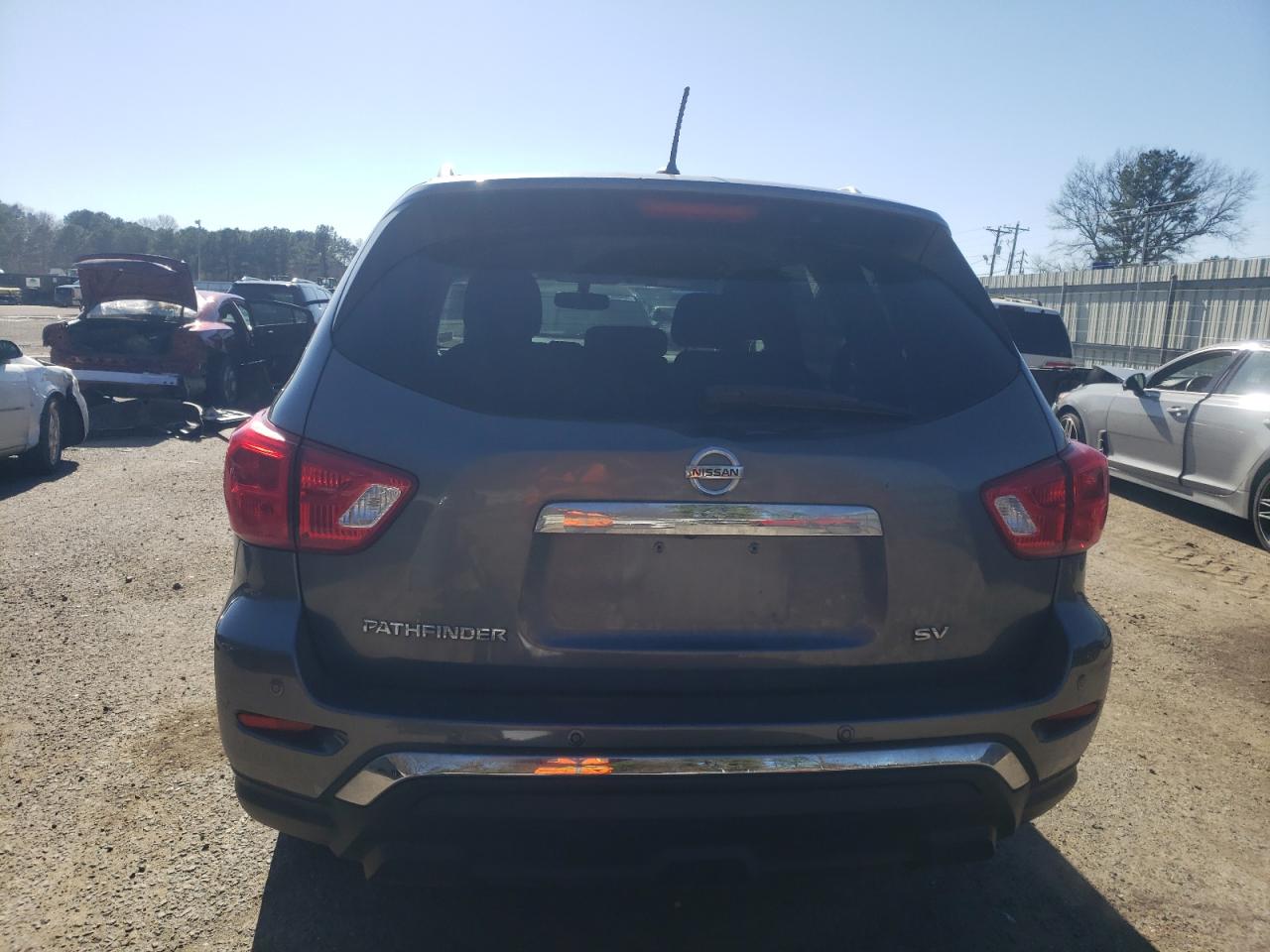 2018 Nissan Pathfinder - Image 6